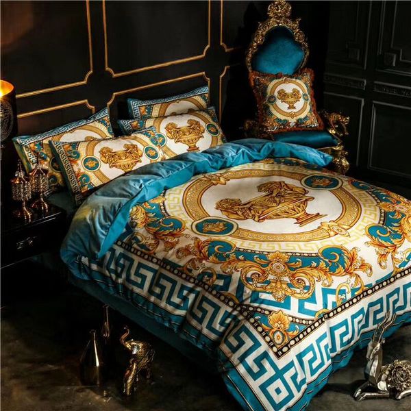Супер роскошный европейский стиль VLuxury французского королевского Италия полиграфический дизайн бренда синий бренд ватки бархат 5 шт наборы постельных принадлежностей пододеяльник
Супер роскошный европейский стиль VLuxury французского королевского Италия полиграфический дизайн бренда синий бренд ватки бархат 5 шт наборы постельных принадлежностей пододеяльник
