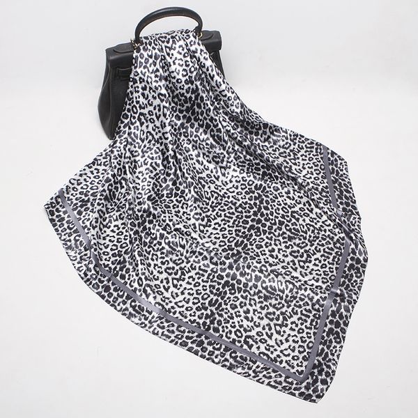 90x90cm fashionable leopard print scarf women's soft glossy handkerchief square mossling towel headband wraps female 2020 spring, Blue;gray
90x90cm fashionable leopard print scarf women's soft glossy handkerchief square mossling towel headband wraps female 2020 spring, Blue;gray