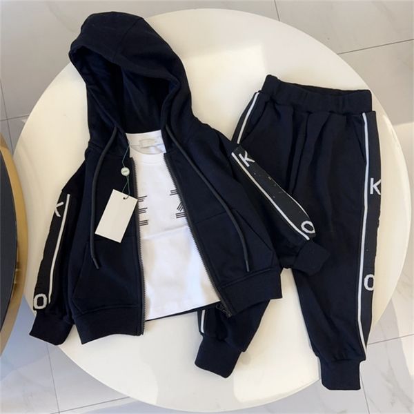 Boy Girls Hoodies Designer Kids Clothing Set Autumn Winter Luxury Hooded Sweatshirts Childrens Sweatpant 3PCS T-shirt Kid Tracksuits Toddler Size 90CM-150CM D39