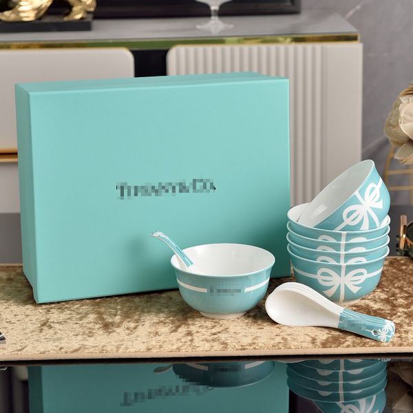 Elegant Scandinavian Blue Bowls, High-Quality Ceramic, Ideal for Serving Treats, Side Dishes, or Stylish Gatherings