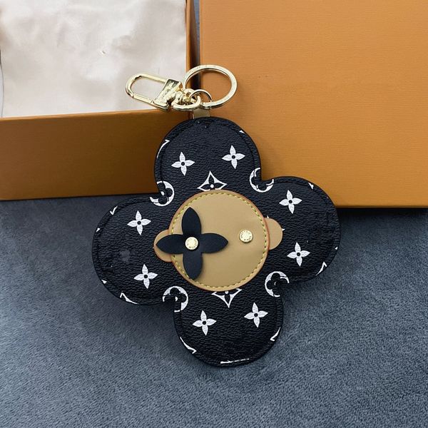 2026 Womens Y2k Designer Charm Luxury Gold Keychain High Quality Car Keychains Daily Bag Charms Alloy Key Chain
