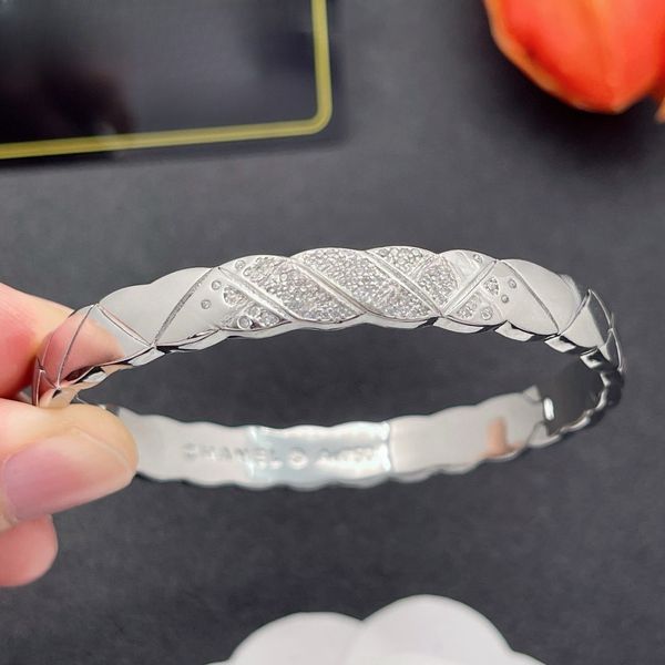 Designer Gold Silver Clic Bracelet Bangle Women Fashion Charm Luxury Brand Letter Cuff Bracelet Jewelry Gift
Designer Gold Silver Clic Bracelet Bangle Women Fashion Charm Luxury Brand Letter Cuff Bracelet Jewelry Gift