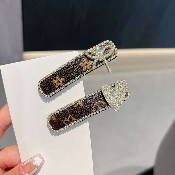 2 pcs/set French Style Fashion Hair Clips Retro Print Rhinestone Bangs Elegant Love Heart Side Broken Luxury Hairpin Clip Hair Accessory Jewelry