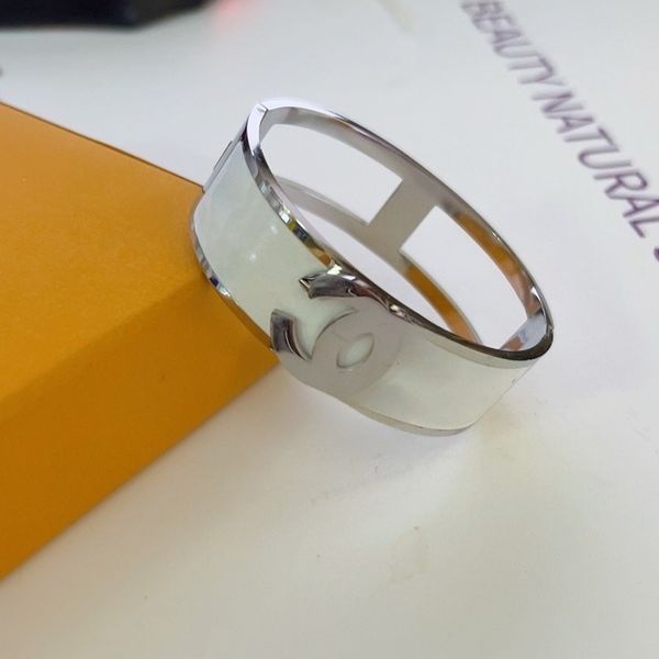 Designer Bracelets Women Bangle Luxury Jewelry Gold Plated Stainless steel Wedding Lovers Gift Bangles Wholesale
Designer Bracelets Women Bangle Luxury Jewelry Gold Plated Stainless steel Wedding Lovers Gift Bangles Wholesale