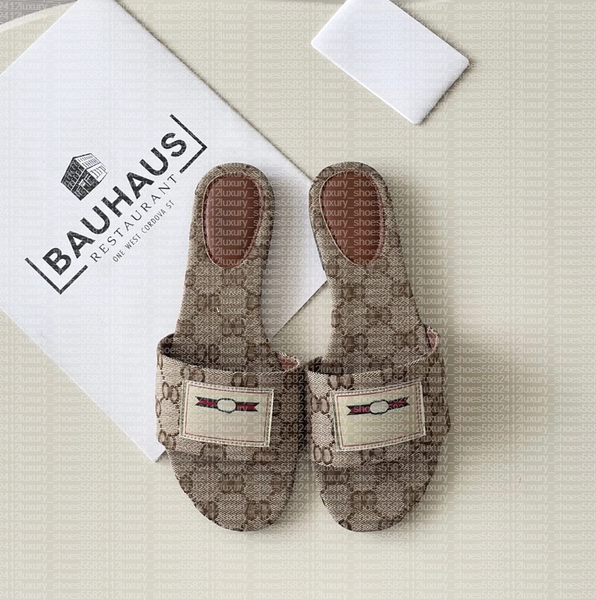 Designers sildes Luxury Slide Interlocking Women Ladies Hollow new color Platform Slippers Women Slide Sandals Fashion Classics Retro Lovely Sunny Beach, Color 6
Designers sildes Luxury Slide Interlocking Women Ladies Hollow new color Platform Slippers Women Slide Sandals Fashion Classics Retro Lovely Sunny Beach, Color 6