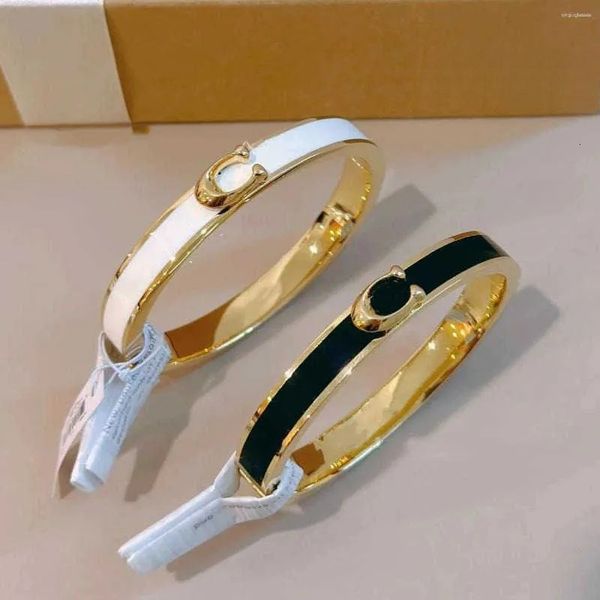 Designer Bangles Bangle Fashionable Classic C-shaped Black And White Drip Enamel Couple Bracelet
Designer Bangles Bangle Fashionable Classic C-shaped Black And White Drip Enamel Couple Bracelet