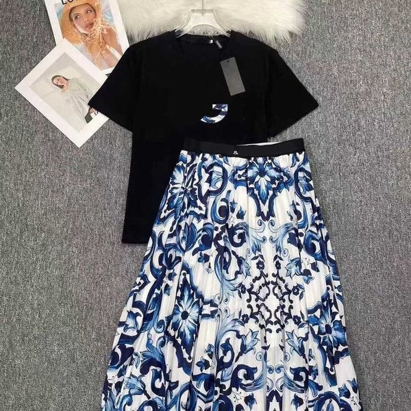 dresses for woman Luxury women's designer clothing summer t shirt dress Embroidery letter Blue white Ceramics print Pleated skirt Casual Loose fit beach Dress