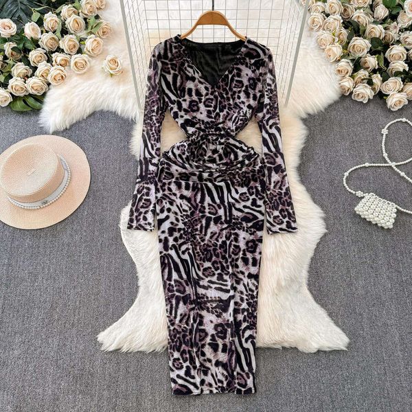 2026 designer elegant French deep V-neck long sleeved printed mesh dress with waist a24 cinching and slim fitting skirt
