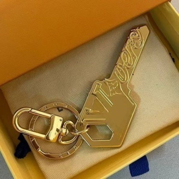Luxury Brand Keychain New Style Stainless Steel Fashion Keychain for Men and Women Car Key Holders Keyring Designer Bag Charm High Quality Couple Gift
Luxury Brand Keychain New Style Stainless Steel Fashion Keychain for Men and Women Car Key Holders Keyring Designer Bag Charm High Quality Couple Gift