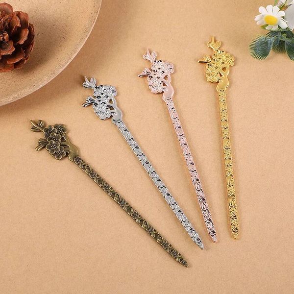 Creative DIY Retro Metal Plum Blossom Bookmark with Tassel in Classical Chinese Style for Students Stationery
