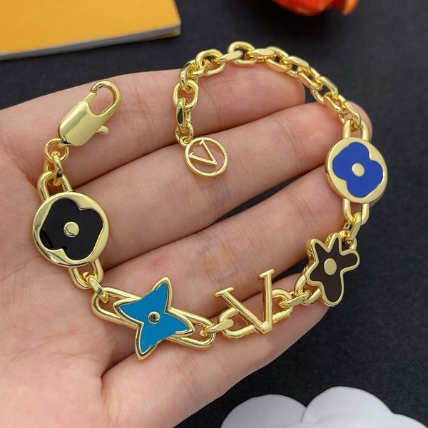Designer Bracelets Luxury Brand Letter Charm Bracelet Crystal Pearl Beads Gold Silver Plated Chain Bracelet Bangle For Women Fashion Jewelry Gift
Designer Bracelets Luxury Brand Letter Charm Bracelet Crystal Pearl Beads Gold Silver Plated Chain Bracelet Bangle For Women Fashion Jewelry Gift