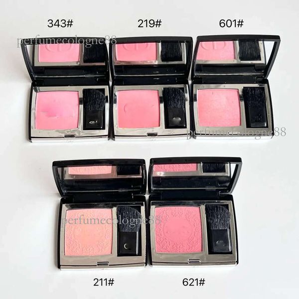 D_R's new high-quality blush features a fine powder texture and long-lasting color payoff., Red
D_R's new high-quality blush features a fine powder texture and long-lasting color payoff., Red