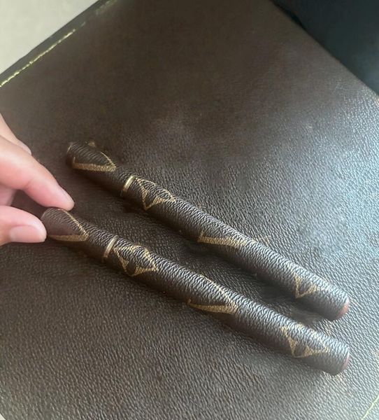 2025 designer brown letter logo Ballpoint Pen Luxury Old flower printing pattern fountain Gel pen fashion ball Pen sign pen Student teacher office writing supplies