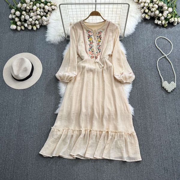 French A19 retro embroidery ethnic style lantern long sleeved round neck waist slimming A-line skirt art first love