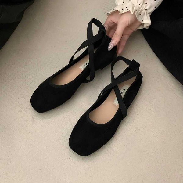Flat Shoes For Wome…