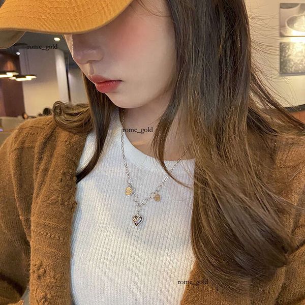 Heart-shaped Smiley Face Sweater Necklace, Autumn/Winter Fashionable Necklace for Women, Light Luxury Niche Collarbone Chain, Long Style, 2025 New Model