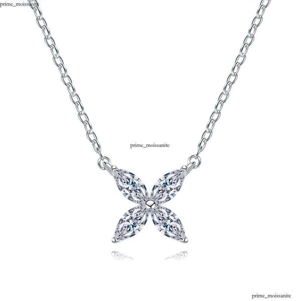 s925 sterling 1 ct moissanite necklace for women fashionable and luxurious four-leaf clover silver pendant