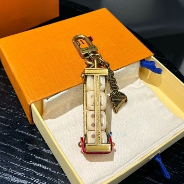 Fashion Key Chain Designer Alloy Keychain Handmade Copper Pattern Car Keychains Bag Charm Hanging Decoration Pendant Accessorie
Fashion Key Chain Designer Alloy Keychain Handmade Copper Pattern Car Keychains Bag Charm Hanging Decoration Pendant Accessorie