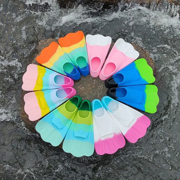 colored swimming training fins for summer tourism elastic and soft silicone diving frog shoes 260312