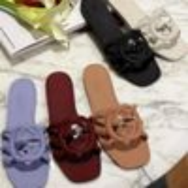Slippers Designer Women shoe Leather Sandals Summer New Slides Rubber Flat Beach Sandals Casual Jelly Black White Shoes Outdoor Waterproof Shoes Dust Bag