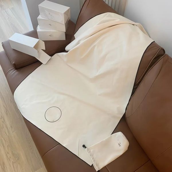 Luxury Designer Decor Designers Suede Shawl Luxury Letter Print Office Blanket Adults Kids Carpet room Home Textiles Beddings Supplies Sofa 18