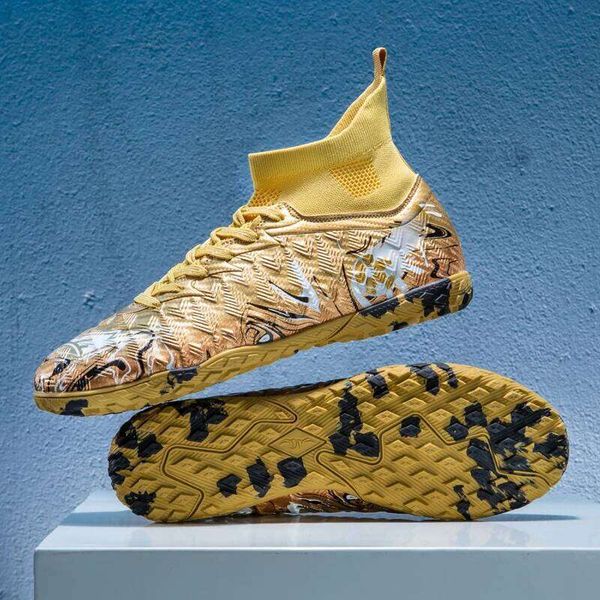 New Men Football Boots Training Soccer Shoes Match Long Spikes Indoor Sneakers Ultralight Breathable Grass Cleats Drop Shipping 26Y0522