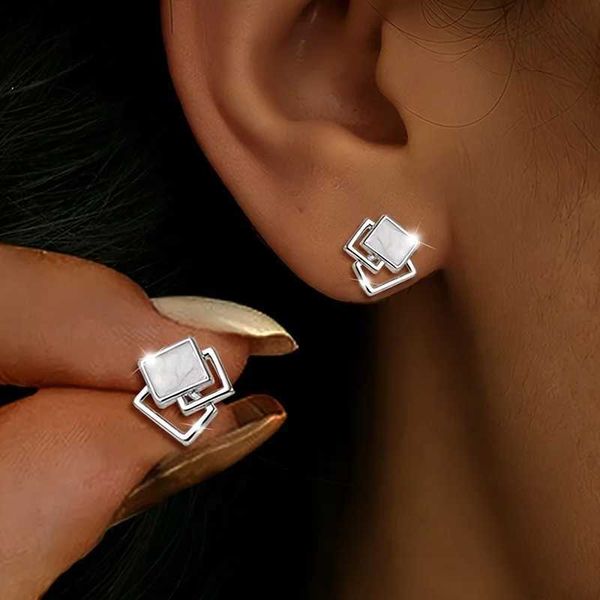 Huitan Geometric Irregular Stud Earrings for Women Fashion Design White Enamel Ear Stud Daily Wear Statement Jewelry Girls Gift Q260525