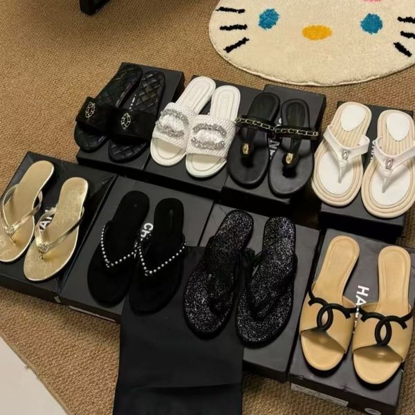 Luxury designer Flat Slippers Women 2026 Summer Velvet Crystal Metallic Leather Casual Sandals Slippers camellia Non-slip Beach Flip-flops With Dustbag 34-42