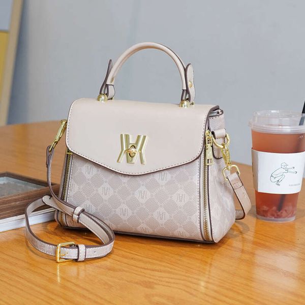Designer Bag 2025 New PU Fashion Handbag Versatile Shoulder Crossbod