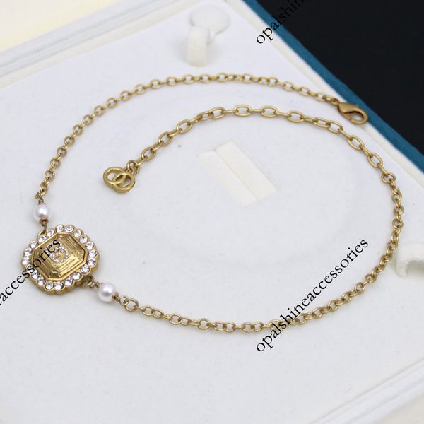 Gift Box Channel Pendant Necklace 5268 Diamond-Encrusted Square For Women Light Luxury Clavicle Chain Fashionable Palace Style Necklace Pearl CC Necklace