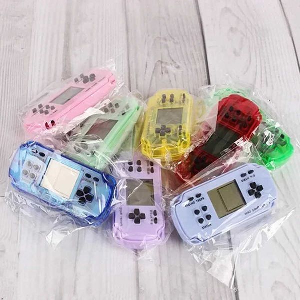 Mini Pocket Classic Game Portable Machine Keychain Ring Retro Nostalgic Video Handheld Game Console Built-in 26 Brick Games Toy H260704