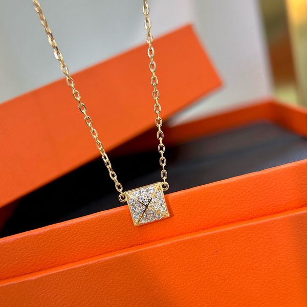 Necklaces women's Designer necklaces for woman luxurious necklace Pendant jewellery - lightweight luxury high-profile thick gold H-letter enamel collar pendant HV02
