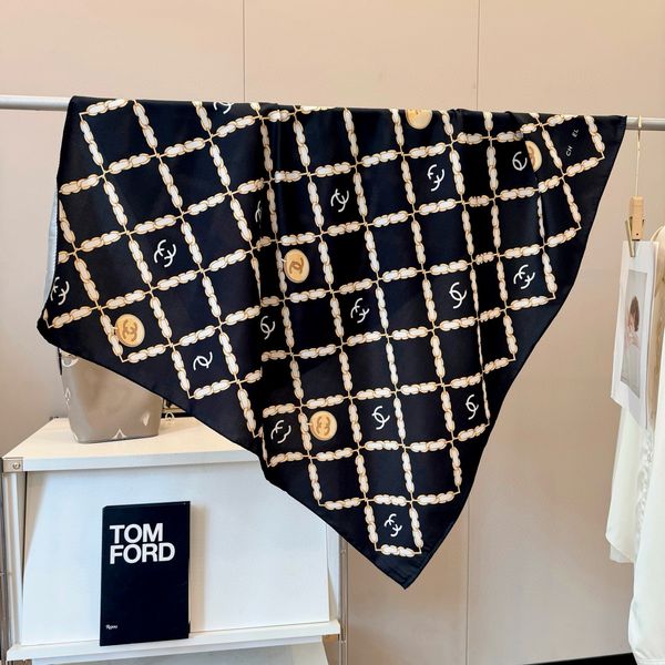 Elegant Womens Square Silk Scarf for Summers lfashion Shawl designer scarf Beach Headscarf Breathable Luxurious Travel Accessory with UV Protection girl gifts