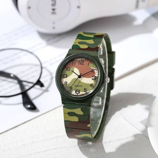 New fashionable camouflage quartz pointer style simple children's student watch