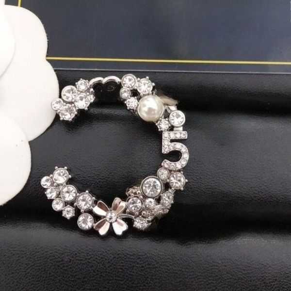 Luxury Brand Designer Brooches Fashion 18K Gold Plated Pin Pearl Brand Letter Pin Brooches Crystal Jewelry Accessorie Wedding Party Gift
