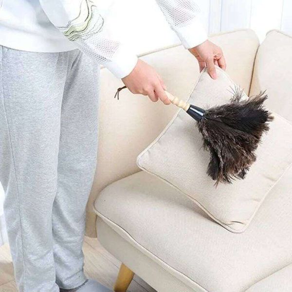Feather Duster Wooden Handle Long Reach Dust Brush for Ceiling Fans Wardrobes and Bookshelves Anti-static Home Maintenance Tool 26Y0410
