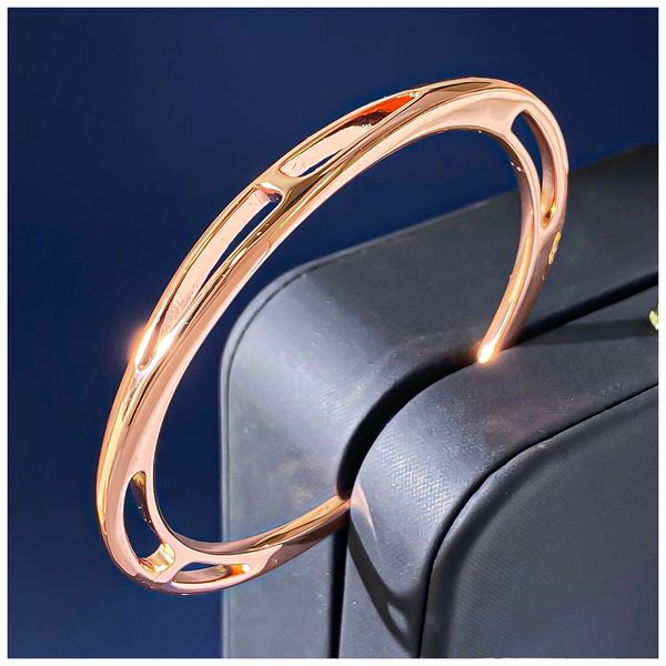 Designer Bracelet Bracelet for Women Pig Nose Minimalist Fashion Bangle Geometric Hollow C Shape Open Bangles Luxury Jewlery Designer Women
