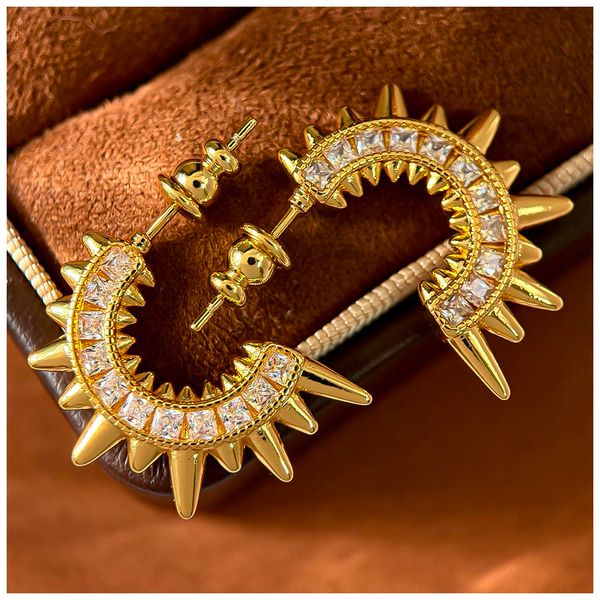 Designer Earrings Designer Earrings Women Delicate Unique Square Zircon Earring Half Hoop C Shape Sunray Star Pave Earrings Luxury Jewlery Designer for Women
Designer Earrings Designer Earrings Women Delicate Unique Square Zircon Earring Half Hoop C Shape Sunray Star Pave Earrings Luxury Jewlery Designer for Women
