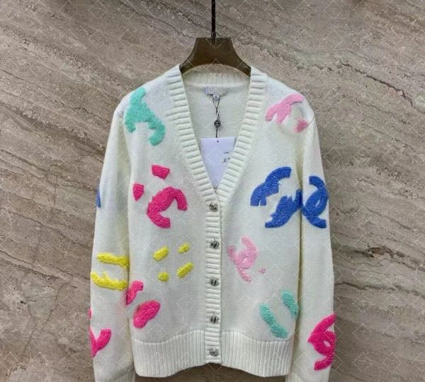 Designer Sweaters Women cardigan Sweater Fashion Luxury Letter Tops Coat Women Knitted Sweater Long Sleeve Pullover V Neck Casual Soft Comfortable Outerwear