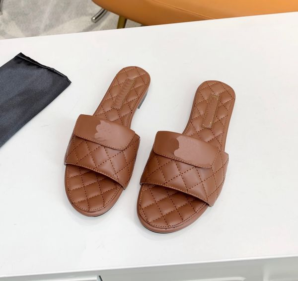 Designer Luxury Sandals Genuine Leather Pumps New Summer Slippers Fashion Round Toe Women Shoes Casual Flats Concise Genuine Leather Zapatos De Mujer Size 35-45