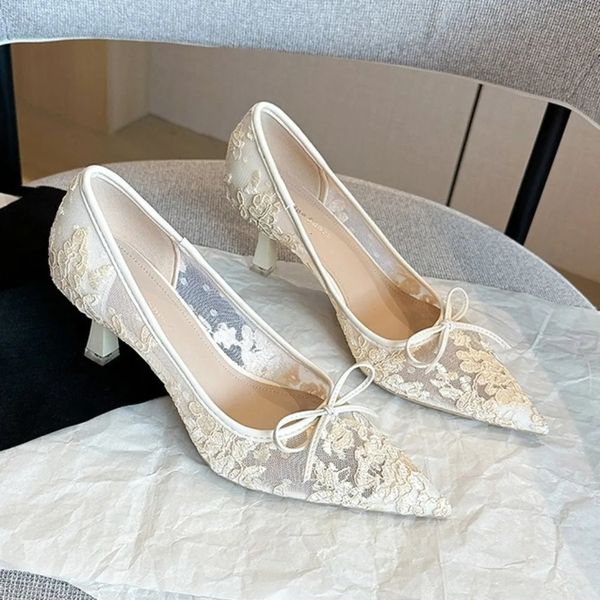 Pumps Womens 2026 Spring Lace Pointed Bow Mesh Fine Heel Light Mouth Solid Color Temperament Elegant Banquet Womens Shoes 260420