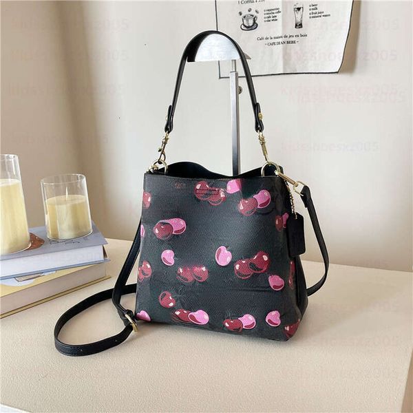 Coacher Bag Designer Bag Coachbagas Travel Bag Brooklyn Laurel Tote Bag Y2k Baby Bag Cc Bag Underarm Handheld Crossbody Bag Sweet Cherry Single Shoulder Bucket Bag