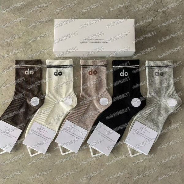 New yoga men's and women's sports socks,Wholesale cotton thread socks, breathable and trendy brand letter short tube cotton yoga socks