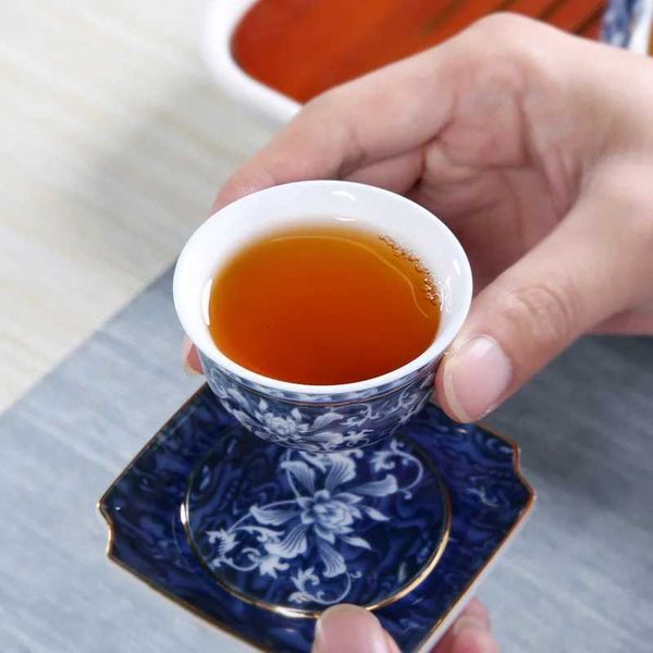 Vintage Master Cup 1 blue and white porcelain teacup small tea bowl ceramic kung fu set gold edged tea bowl single cup H260204