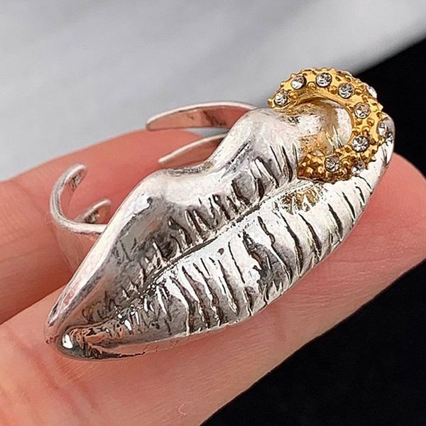 2026 Facial Feature Series Nose Ear Stud Earrings Abstract Dual Color Design Modern Art Inspired Jewelry Finish for Bold Style Lovers
2026 Facial Feature Series Nose Ear Stud Earrings Abstract Dual Color Design Modern Art Inspired Jewelry Finish for Bold Style Lovers