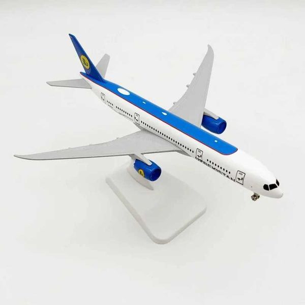 1/400 Scale 20CM B787 Uzbekistan Airlines Alloy Airplane Model With Wheel Aircraft Plane for Decoration Collectible Disp C260604