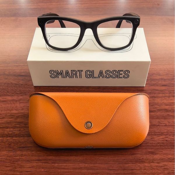 MT5 Smart Glasses - 8MP Dual-Mic Noise Cancelling, AI-Powered Audio, Smart Camera Sunglasses with Charging Case