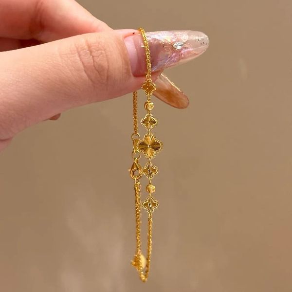 chain bracelet designer New Women's Gold Clover Bracelet, Light Luxury Sweet Versatile Hand Jewelry