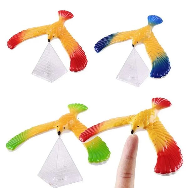 Balancing Eagle with Pyramid Stand Magic Bird Desk Decor Funny Gadgets Novelty Toys for Childrens Gift Miniature Figurines 260617