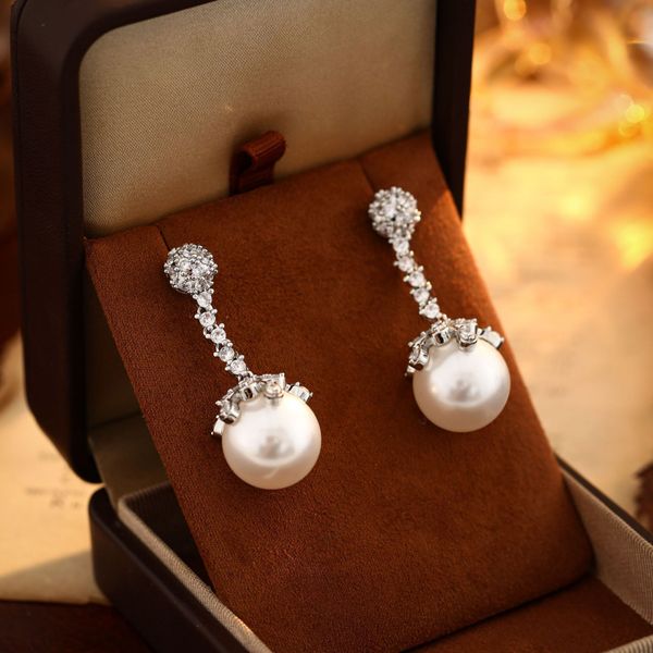 French-style micro-inlaid zircon pearl for women, light luxury, high-end, unique tassel design, fashionable and versatile, new elegant earrings